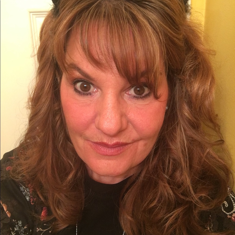 Meet your Posher, Polly